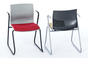 Von allen Perspektiven sehen die verschiedenen Kombinationen des  Stuhls sehr gut aus